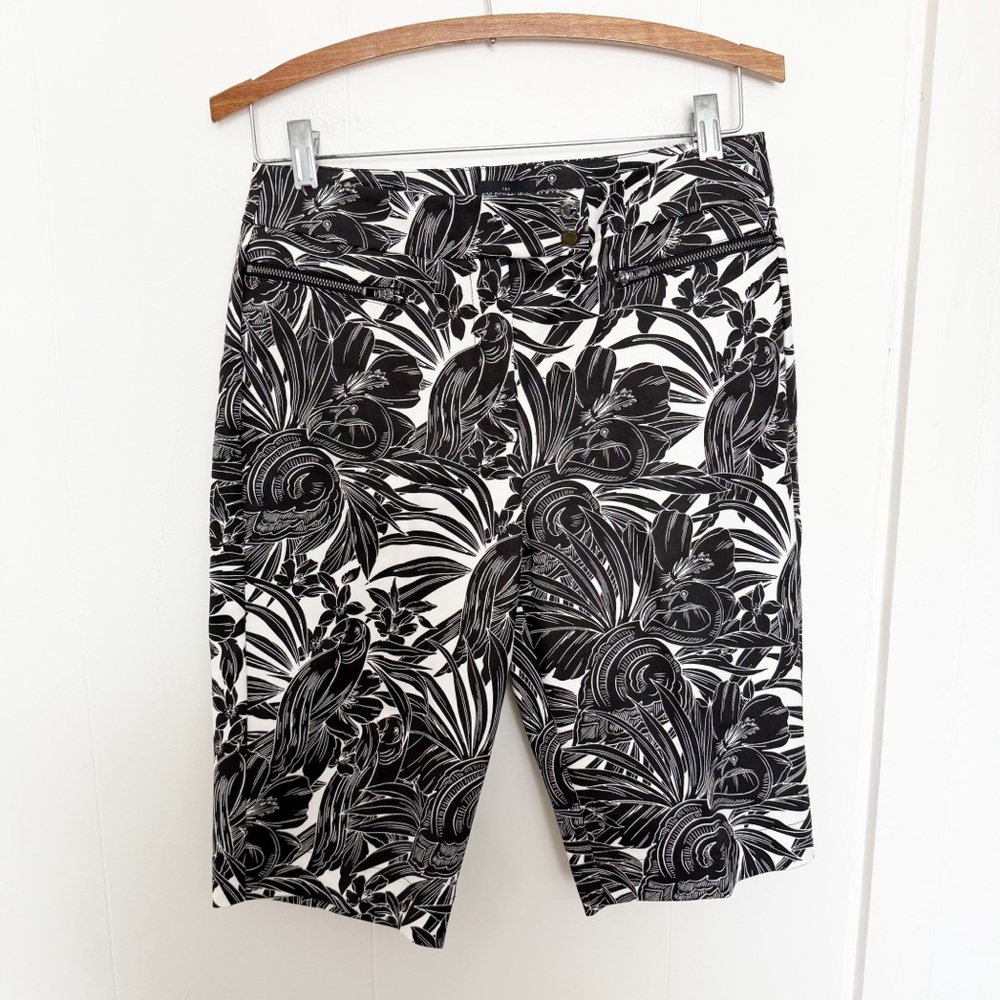 White House Black Market The 12"‎ Bermuda Shorts Women 4 Tropical Parrot Swan